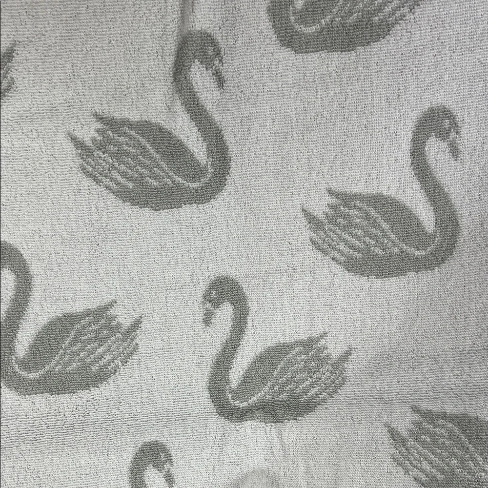 Deborah Connolly Swan Print Bath Towel Set Gray White Quick Dry Cotton 2 Pc NEW